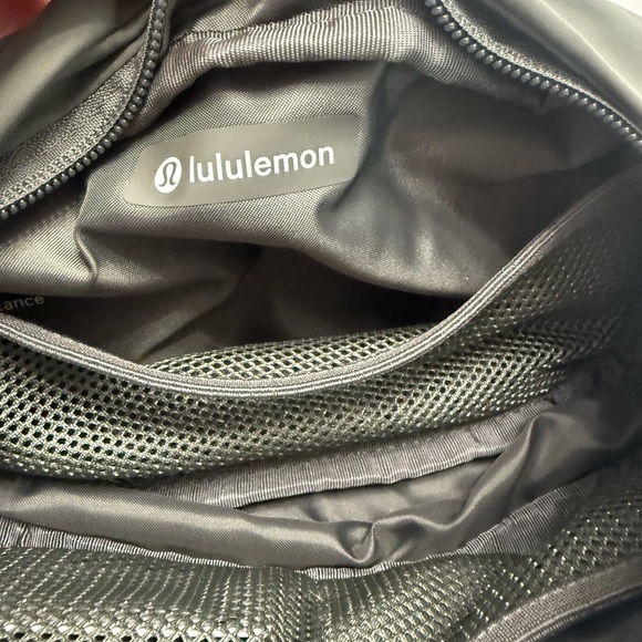 NWT Lululemon Wunderlust green belt bag - Picture 4 of 7